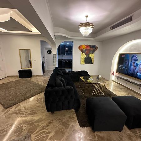 Modern 1-Bedroom Apartment In Zamalek Visits Allowed Le Caire Extérieur photo