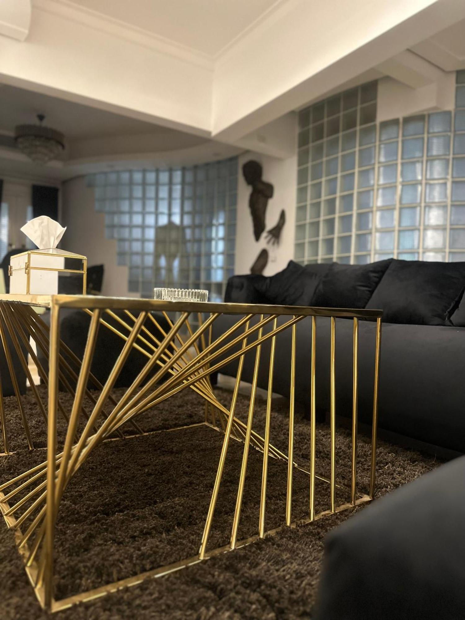Modern 1-Bedroom Apartment In Zamalek Visits Allowed Le Caire Extérieur photo